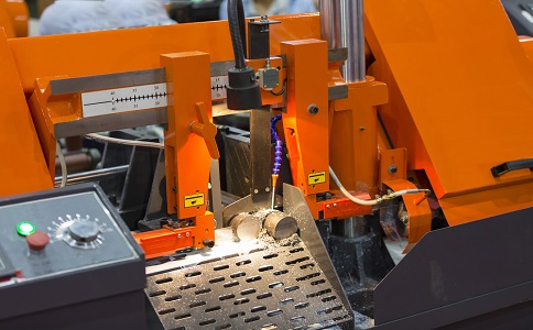 白云龙门带锯床具备哪些优点？